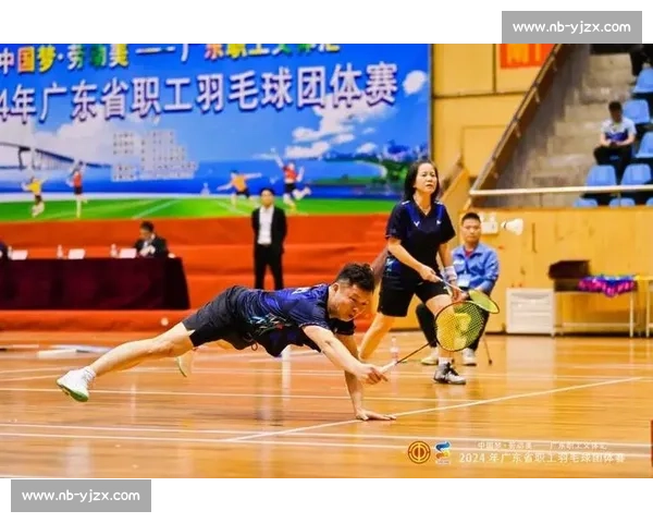 汗水与欢笑交织的赛场记忆我的羽毛球比赛感悟与成长心得