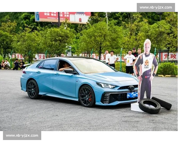 激烈对决引擎轰鸣速度巅峰挑战赛展现极限驾驶技术与心跳瞬间 激烈对决引擎轰鸣速度巅峰挑战赛展现极限驾驶技术与心跳瞬间